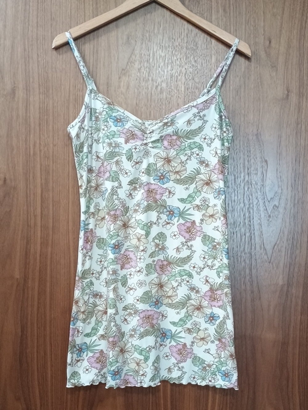3/$15 Rose And Vine Mini Floral Sleep dress in Cream with Pastel Prints M